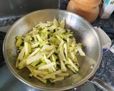 Une image de l'étape 2 de Risotto petit poids courgette.