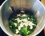 Foto del paso 4 de la receta: Espaguetis con pesto de kale 🥬