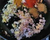 A picture of step 3 of Chatpati Bhindi Masala.