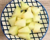 Foto del paso 1 de la receta: Melón con jamón