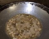 Foto langkah ke 4 dari resep Pangsit kuah ayam jamur.