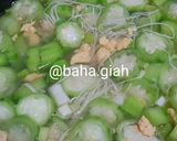 Foto langkah ke 5 dari resep Sup Ceker Oyong Telur Miesoa.