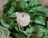 Foto del paso 2 de la receta: Pesto de albahaca con pepitas de calabaza