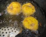 A picture of step 8 of Stuffed besan dumplings.
