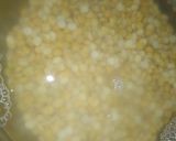 A picture of step 1 of Chana dal bhajiya.