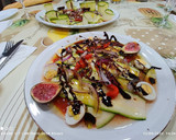 Foto del paso 4 de la receta: Ensalada de calabacín con crujiente de cebolla