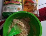 Foto langkah ke 3 dari resep Adonan dasar roti tanpa ulen dengan minyak goreng.