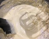 A picture of step 4 of Blueberry cheese cake.