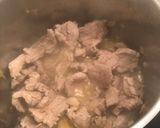 Une image de l'étape 2 de Filet mignon de porc caramélisé aux pruneaux.