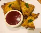 A picture of step 3 of Aalo ke samose.