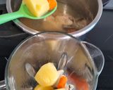 Foto del paso 5 de la receta Caldo de pollo y más