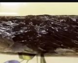 A picture of step 3 of Chocolate salami.
