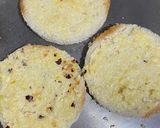 चीज़ गार्लिक ब्रेड (Cheese garlic bread recipe in Hindi) रेसिपी चरण 3 फोटो