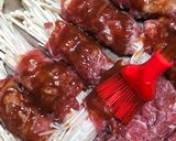 Foto langkah ke 3 dari resep Beef Enoki saus barbeque.