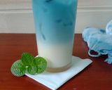 Foto langkah ke 3 dari resep Blue Sky Butterfly Pea Milk.