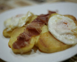Foto del paso 5 de la receta: Huevos rotos con jamón muy fácil