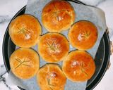 Hình bước làm 5 của món Bánh Gà Xá Xíu Nướng + Phô Mai Kem (Slow Cooker Buffalo Chicken & Cream Cheese Buns)
