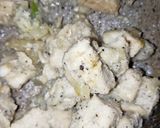 A picture of step 1 of Chicken Nargisi kabab.