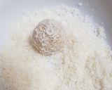 A picture of step 5 of Peanut butter bites.