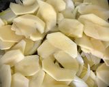 Foto del paso 1 de la receta: Tortilla de patatas con cebolla