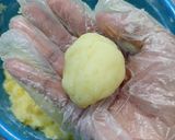 Foto langkah ke 5 dari resep Shrimp Potato Balls.