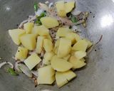 A picture of step 4 of Fresh Beans, Sprouts, Potatoes Stir-fry.