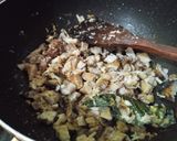 Foto langkah ke 4 dari resep Suwir Tongkol Daun Melinjo.