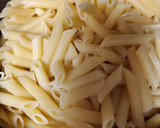 Foto del paso 1 de la receta: Pasta penne con pollo, brócoli y salsa Alfredo