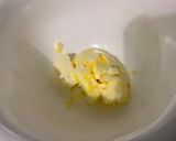 Une image de l'étape 8 de Gâteau fondant au mascarpone, miel, citron et amandes.
