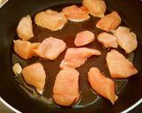Foto del paso 1 de la receta: Pollo en salsa de champiñones