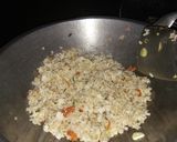 Foto langkah ke 3 dari resep Nasgor Teri Daun Jeruk.