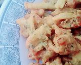 A picture of step 3 of Qeema pakore.