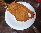 Foto del paso 1 de la receta: Bocadillo de pechuga empanada, ensalada, huevo duro y mayonesa