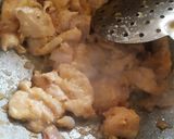 A picture of step 2 of Creamy black pepper chicken.