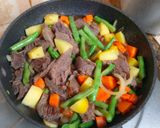 Foto langkah ke 4 dari resep Nikujaga Halal (Japanese Meat and Potato Stew).
