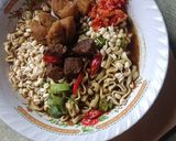 Foto langkah ke 9 dari resep Mie Kuah Rawon.