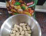 आलू सोयाबीन की सब्जी (aloo soyabeen ki sabzi recipe in Hindi) रेसिपी चरण 2 फोटो