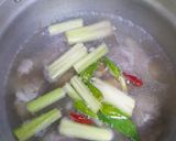 รูปขั้นตอนการทำที่ 2 ของ ต้มยำขาหมู
