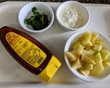 A picture of step 1 of Melon mint smoothie.