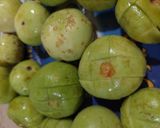 A picture of step 1 of Veggies stuffed apple gourd.