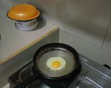 Foto langkah ke 1 dari resep Telor ceplok masak kecap.