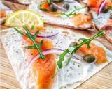 Foto del paso 2 de la receta: Tortillas con Salmón ahumado