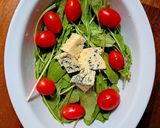 Foto del paso 2 de la receta: Ensalada de Rúcula Palta y Queso Azul