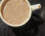 A picture of step 4 of Kitkat Cold Coffee.