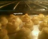 Foto langkah ke 4 dari resep Kue sus vla vanila kismis.