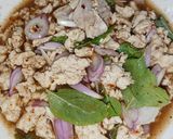 รูปขั้นตอนการทำที่ 5 ของ ลาบไก่สับ | Minced Chicken Spicy Salad