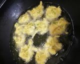 A picture of step 3 of PIAZ PAKORE with GREEN CHATNI #CookpadRamadan.