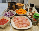 Foto del paso 1 de la receta: Estofado de pollo con boniato y shiitake