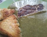 Foto del paso 8 de la receta: Crema de hojas de coliflor, pan tostado y queso de papa dorado🍲