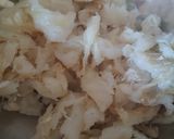 Foto del paso 2 de la receta: Bacalao con guisantes y huevo poché